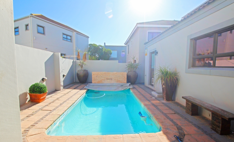 4 Bedroom Property for Sale in Calypso Beach Western Cape